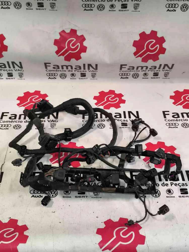 Engine electrical installation / engine wiring