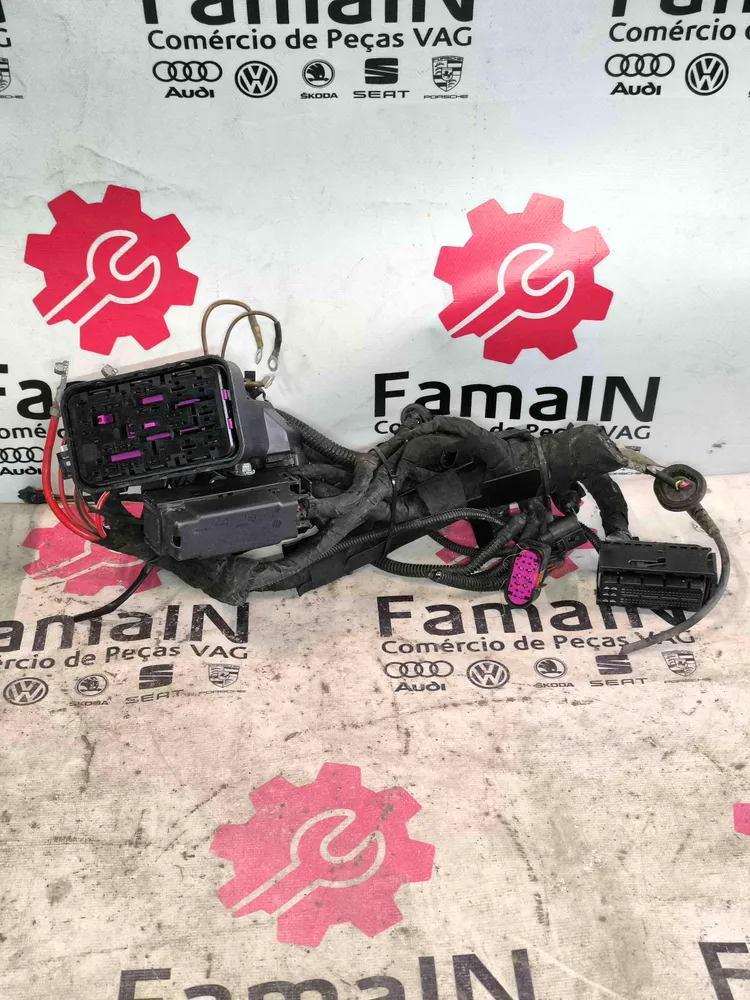 Engine electrical installation / engine wiring