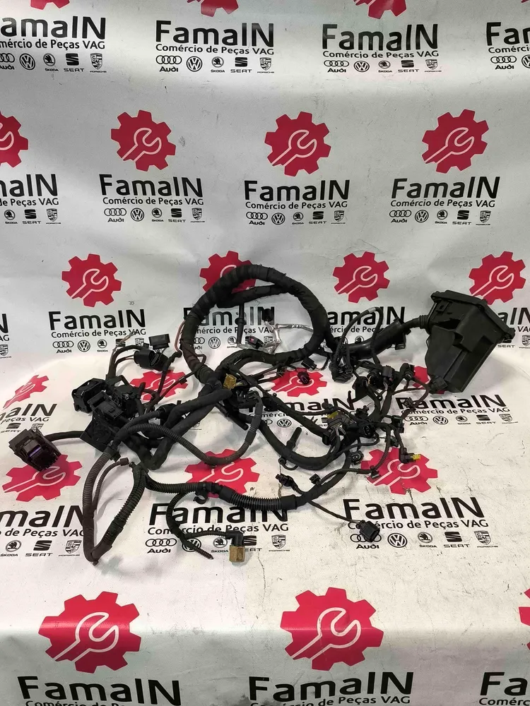 Engine electrical installation / engine wiring