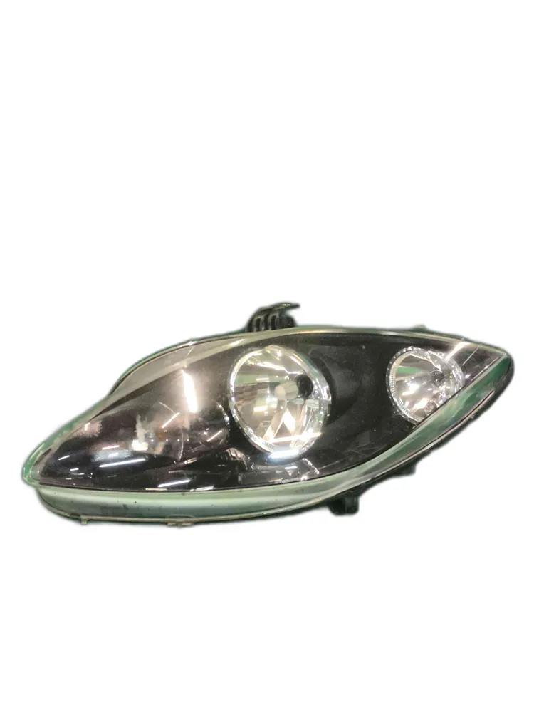 Faro anteriore sinistro
