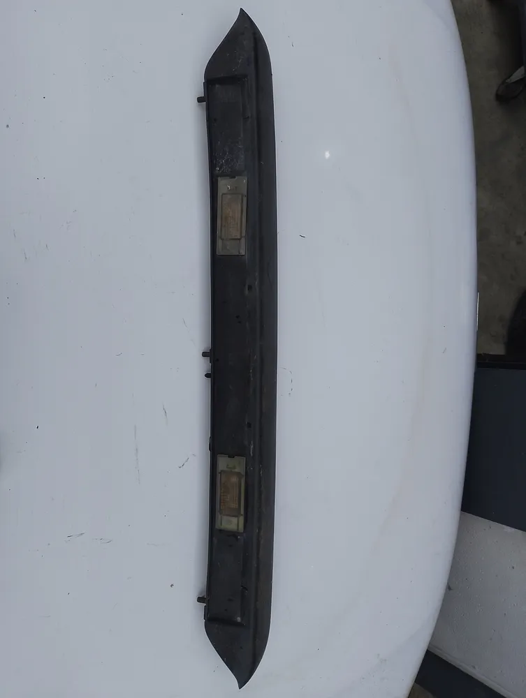 SUPORTE DE LUZES DE MATRICULA 