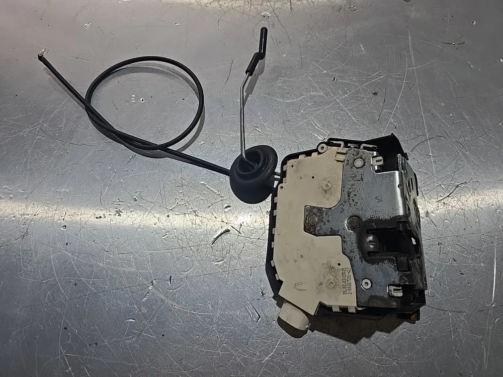 Fecho da Porta Frente Dto