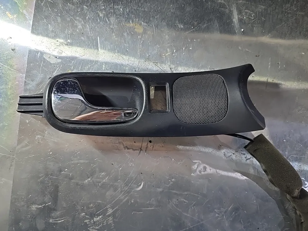 PUXADOR PORTA INTERIOR FRT ESQ