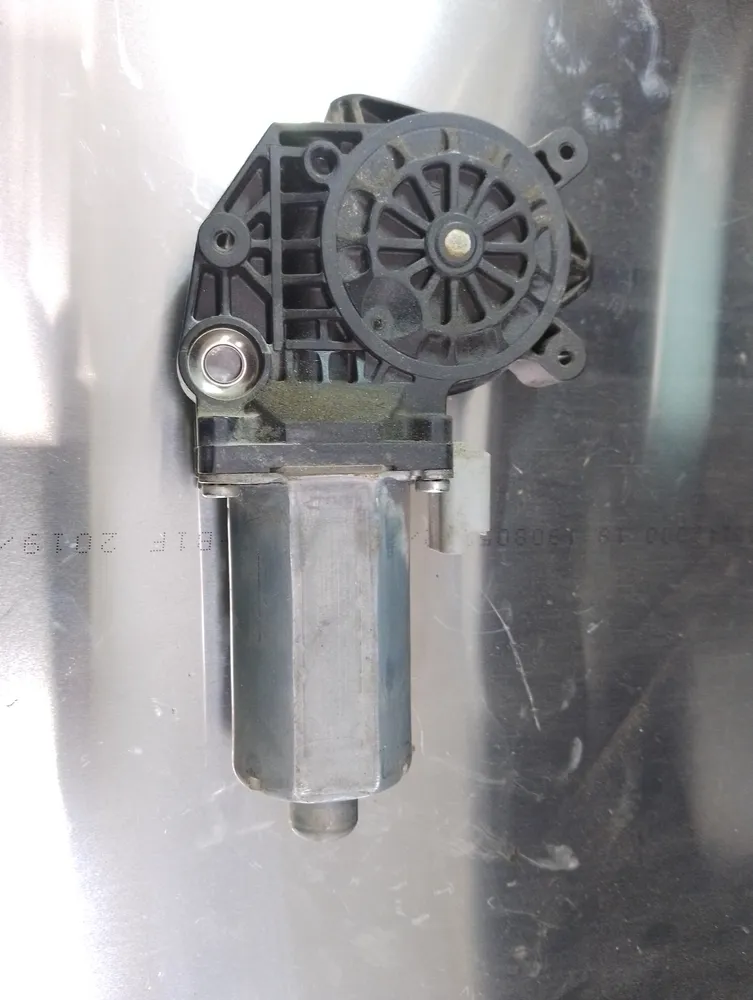 MOTOR DO ELEVADOR VIDRO FRT ESQ