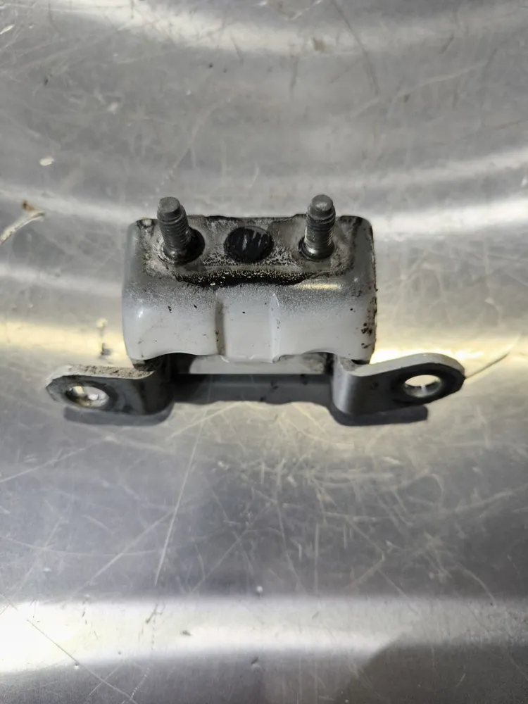 DOBRADIÇA DE PORTA TRÁS DIREITA