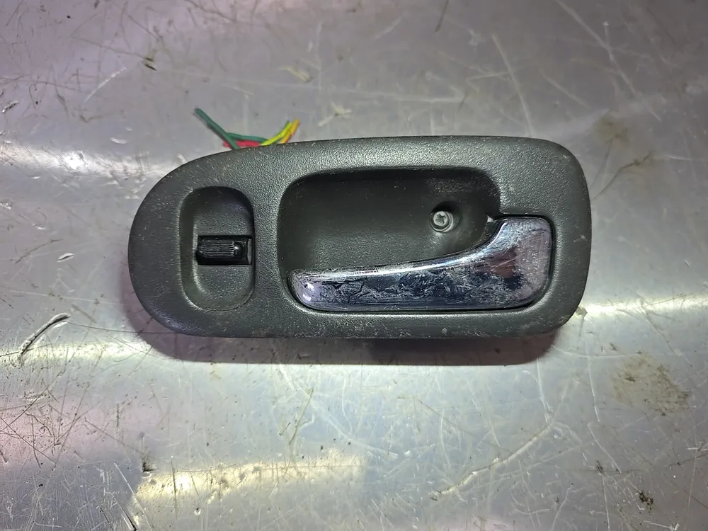 PUXADOR PORTA INTERIOR TRÁS DTO