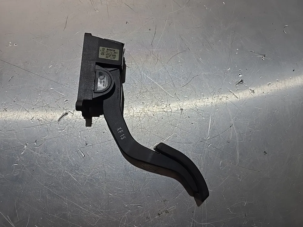 PEDAL DE ACELARADOR