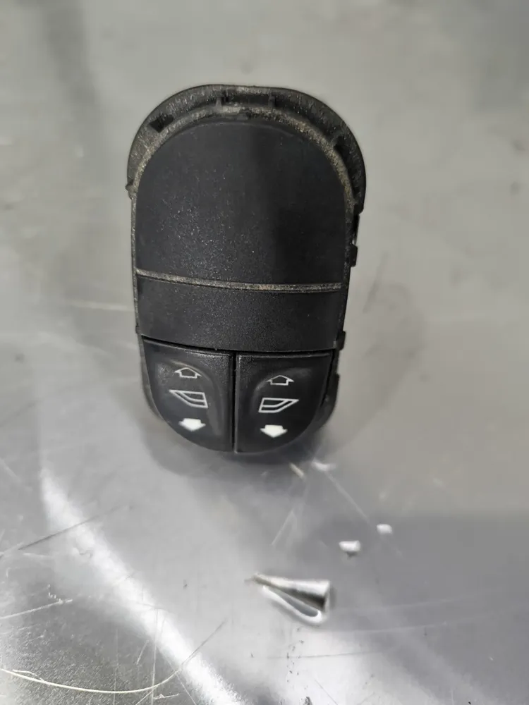 CONSOLA C/BOTÕES DOS VIDROS ELÉTRICOS