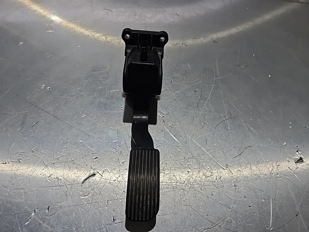 PEDAL DE ACELARADOR
