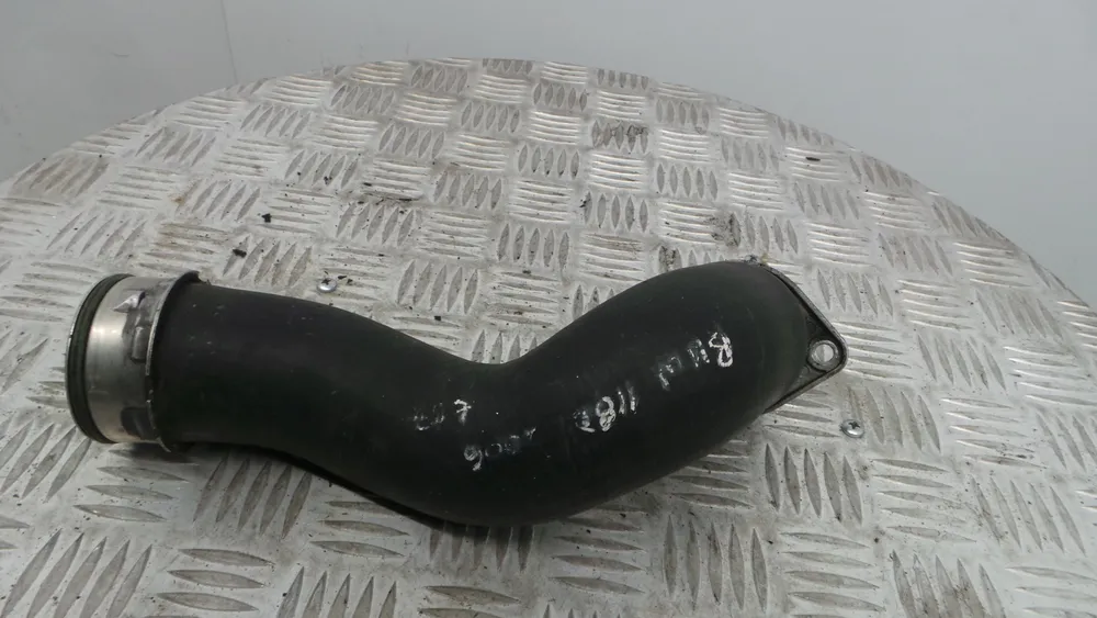 Intercooler pipe