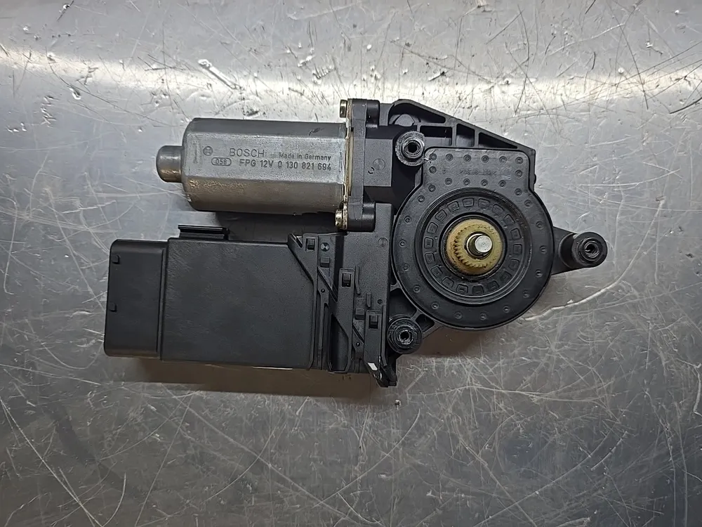 MOTOR DO ELEVADOR VIDRO FRT DTO
