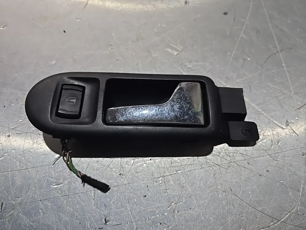 Puxador de Porta Frente Direita