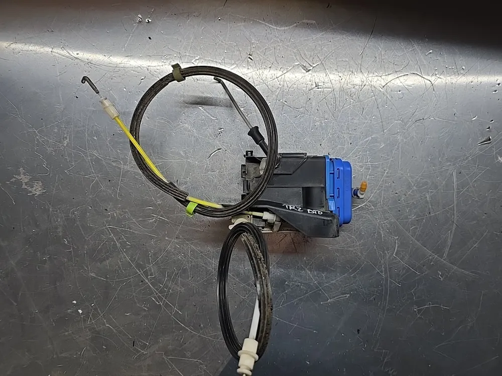 Fecho da Porta Trás Esq