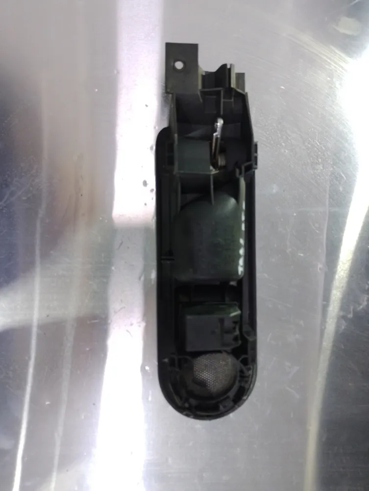 PUXADOR PORTA INTERIOR TRÁS DTO