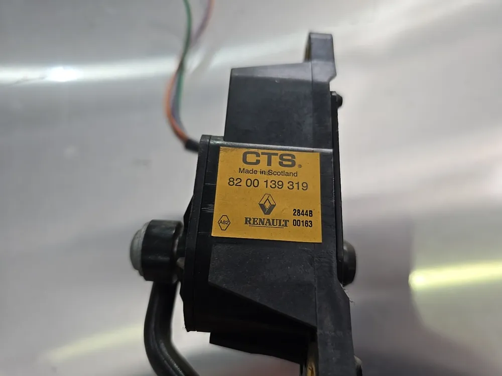 PEDAL DE ACELARADOR