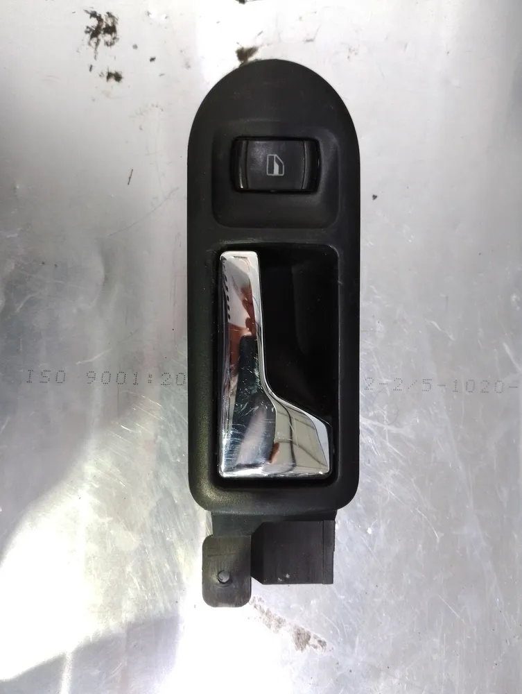 Puxador de Porta Frente Direita