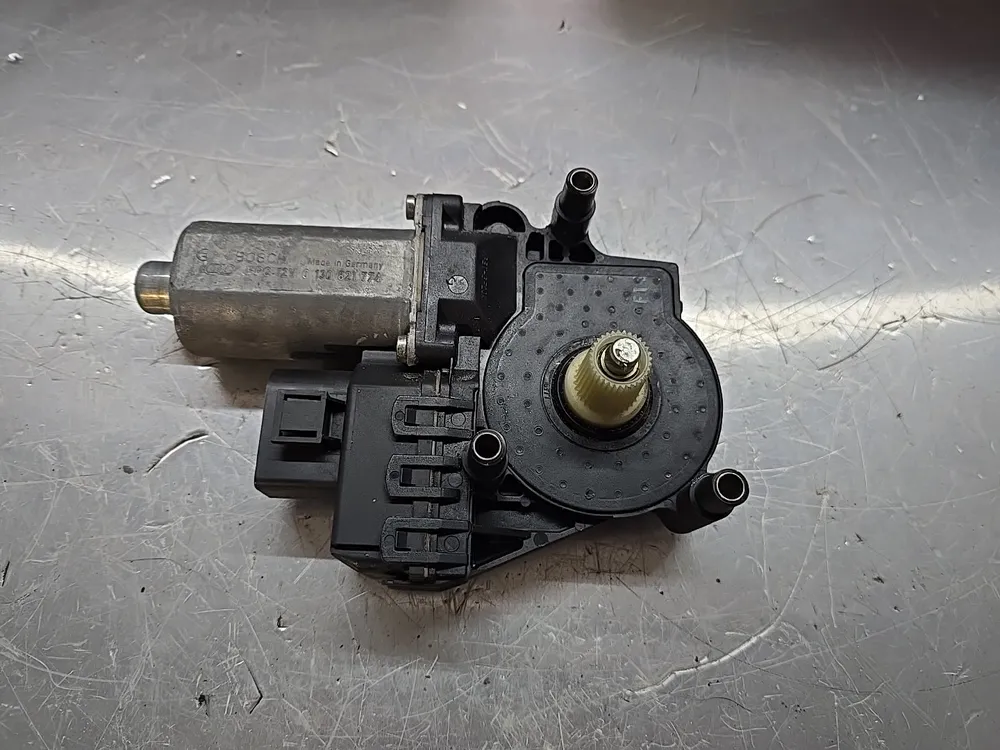 MOTOR DO ELEVADOR VIDRO FRT DTO