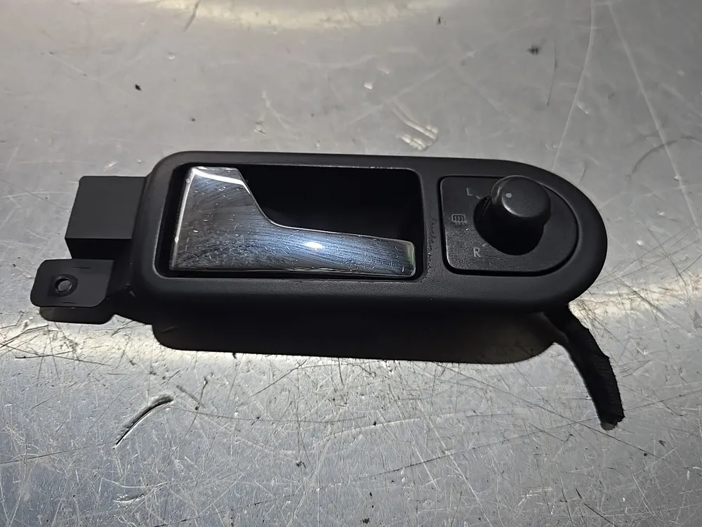 Puxador de Porta Frente Esquerda