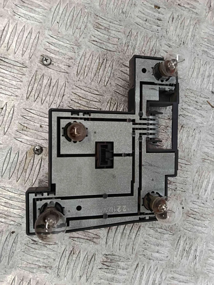 Suporte Lampadas Tras Esquerdo