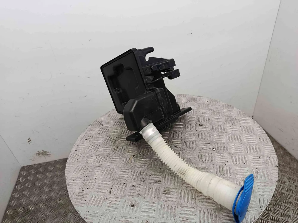 Windshield washer tank