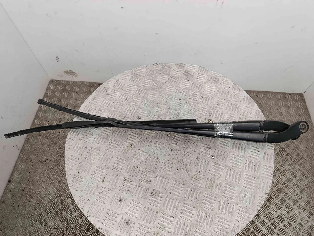 Haste / Braço de Escova Limpa Vidros Frente Esquerdo