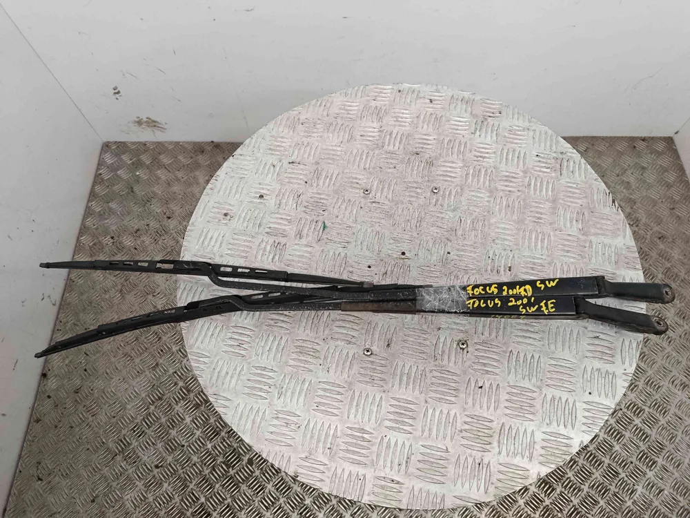 Haste / Braço de Escova Limpa Vidros Frente Esquerdo