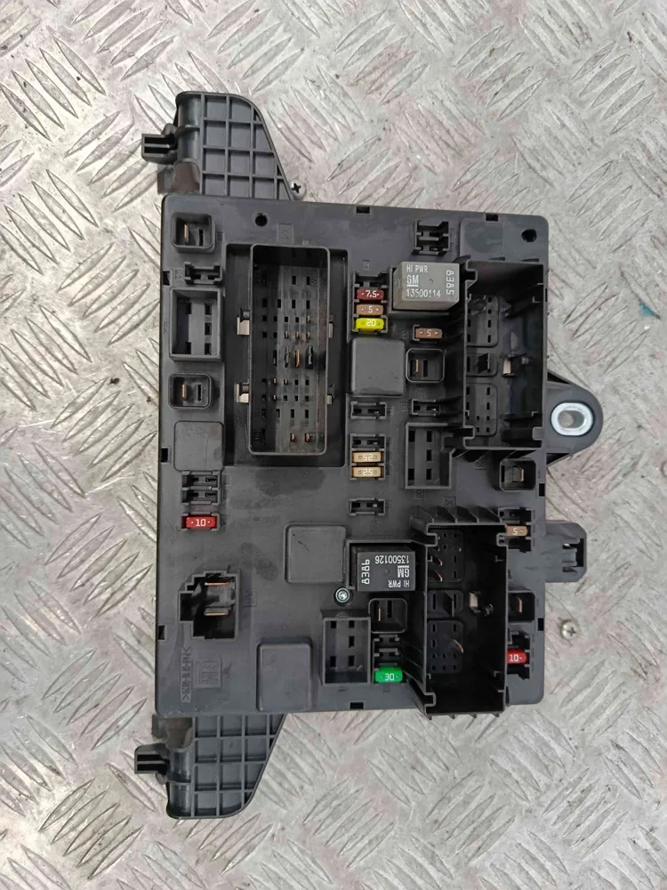 Fuse box / SAM / BSI