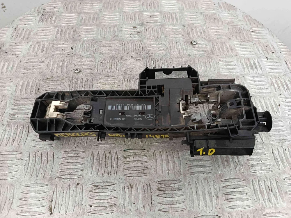 Right rear door handle support