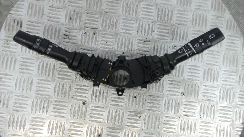 Light control stalk