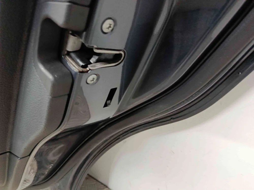Fechadura / Fecho Porta Trás Direito