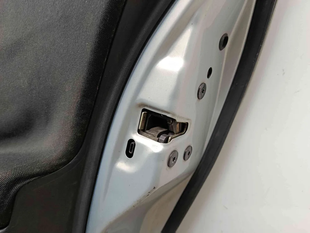Fechadura / Fecho Porta Trás Direito