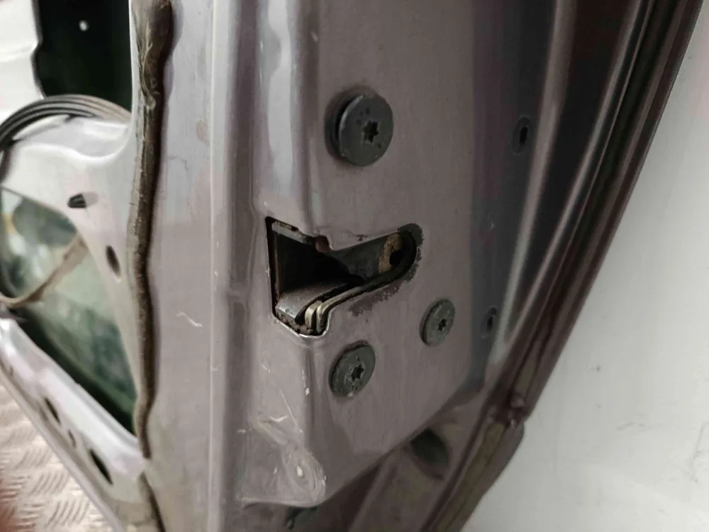 Fechadura / Fecho Porta Direito