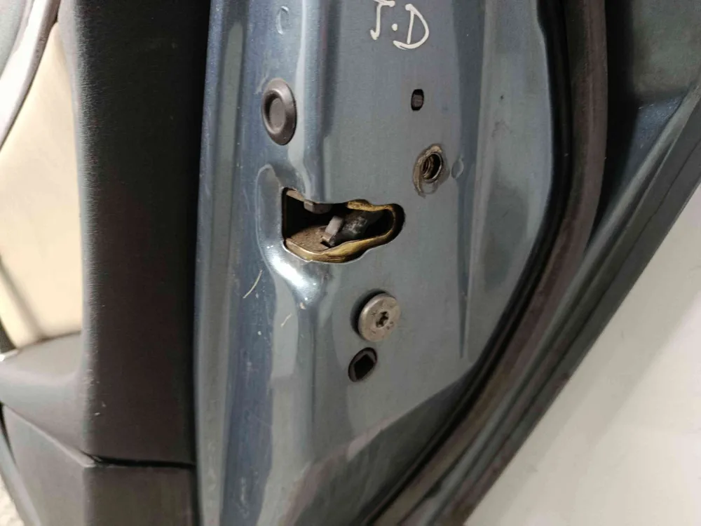 Fechadura / Fecho Porta Trás Direito