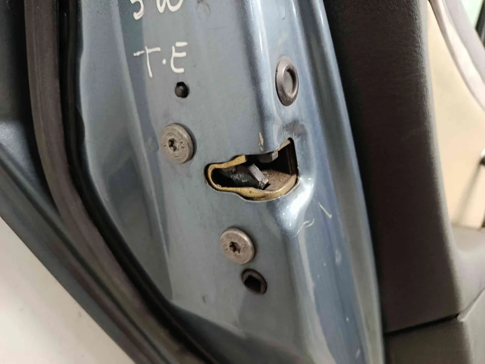 Fechadura / Fecho Porta Trás Esquerdo