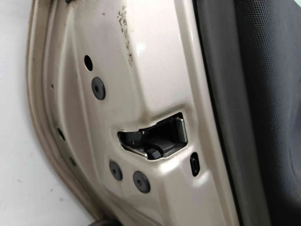 Fechadura / Fecho Porta Trás Direito