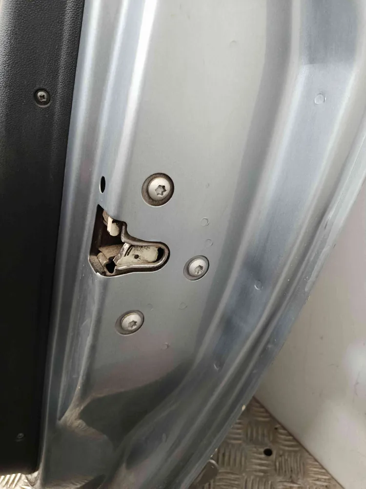 Fechadura / Fecho Porta Direito