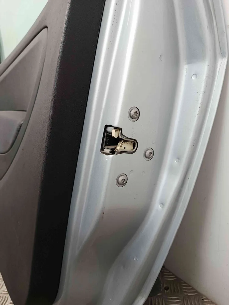 Fechadura / Fecho Porta Direito