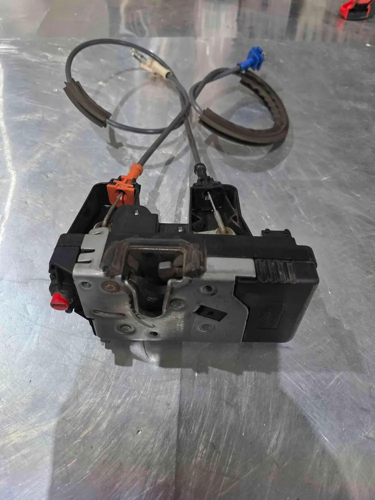 Fechadura / Fecho Porta Trás Direito