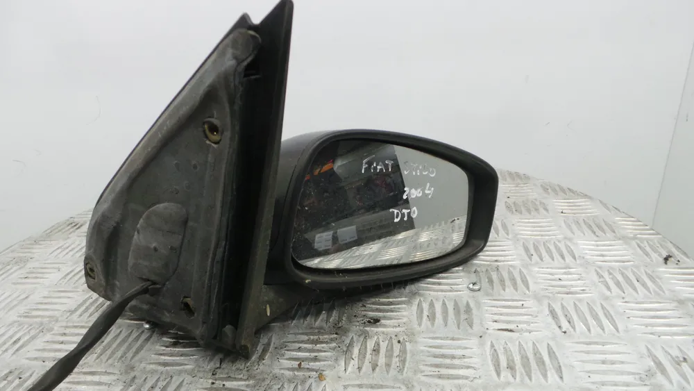 Retrovisor Derecho