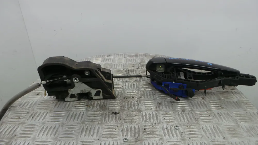 Fechadura / Fecho Porta Trás Direito