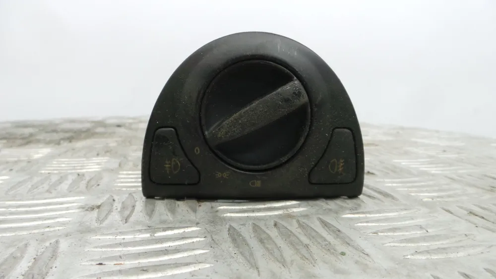 Light control stalk