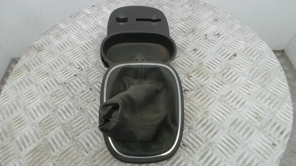 Gear lever shifter / knob