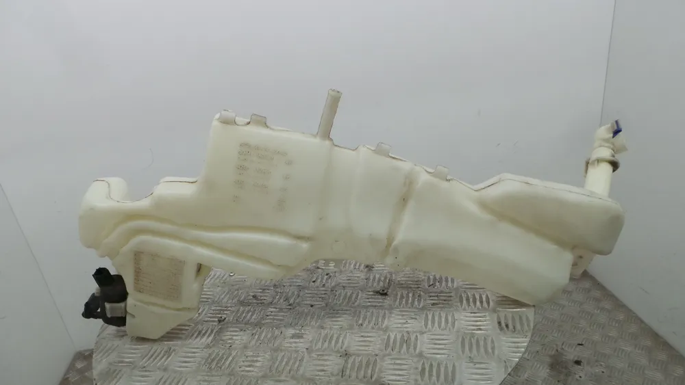 Windshield washer tank