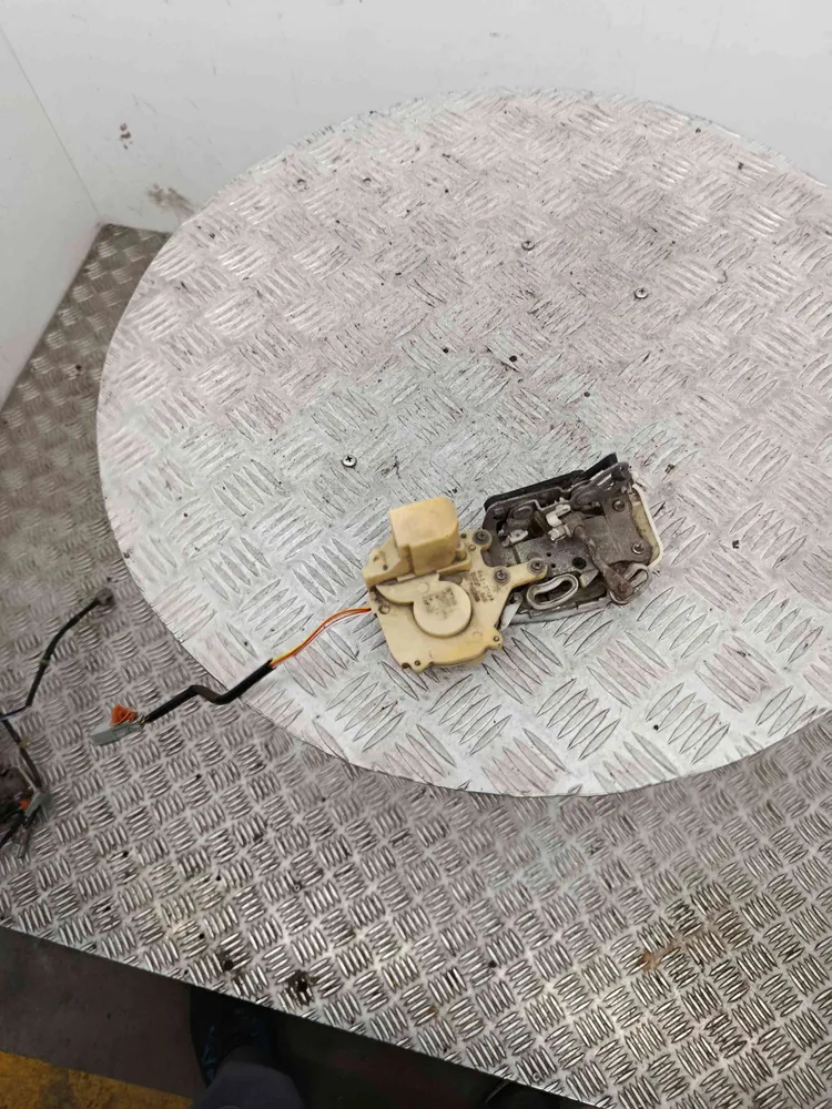 Fechadura / Fecho Porta Trás Esquerdo