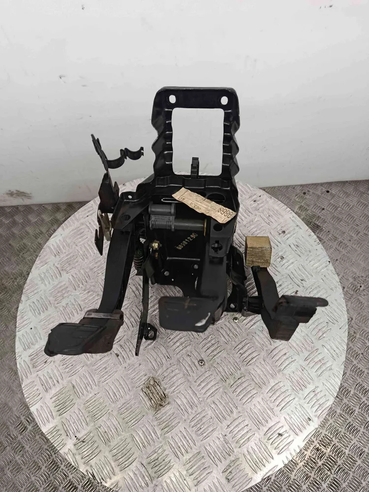 Pedal set