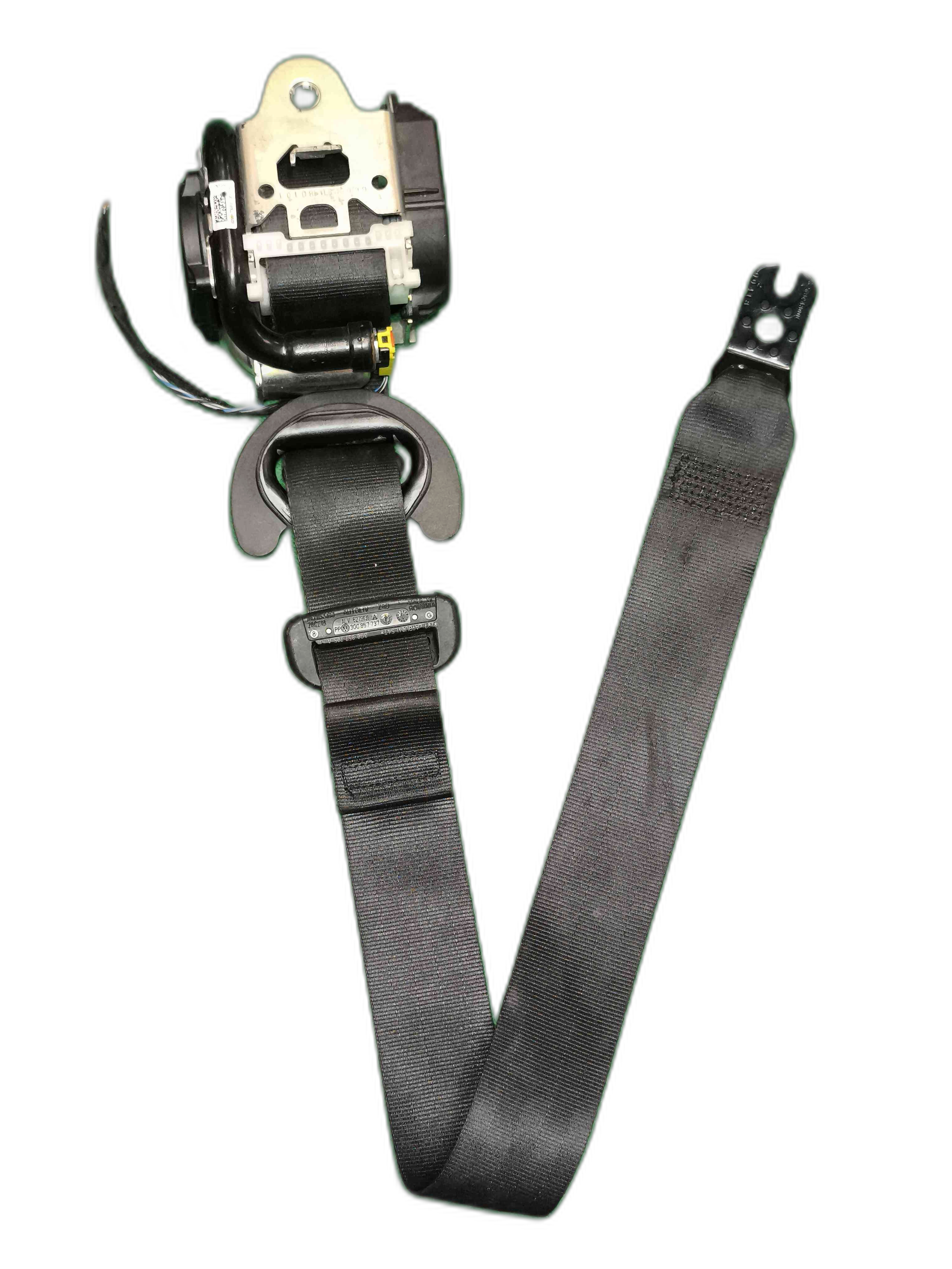 Links front seatbelt