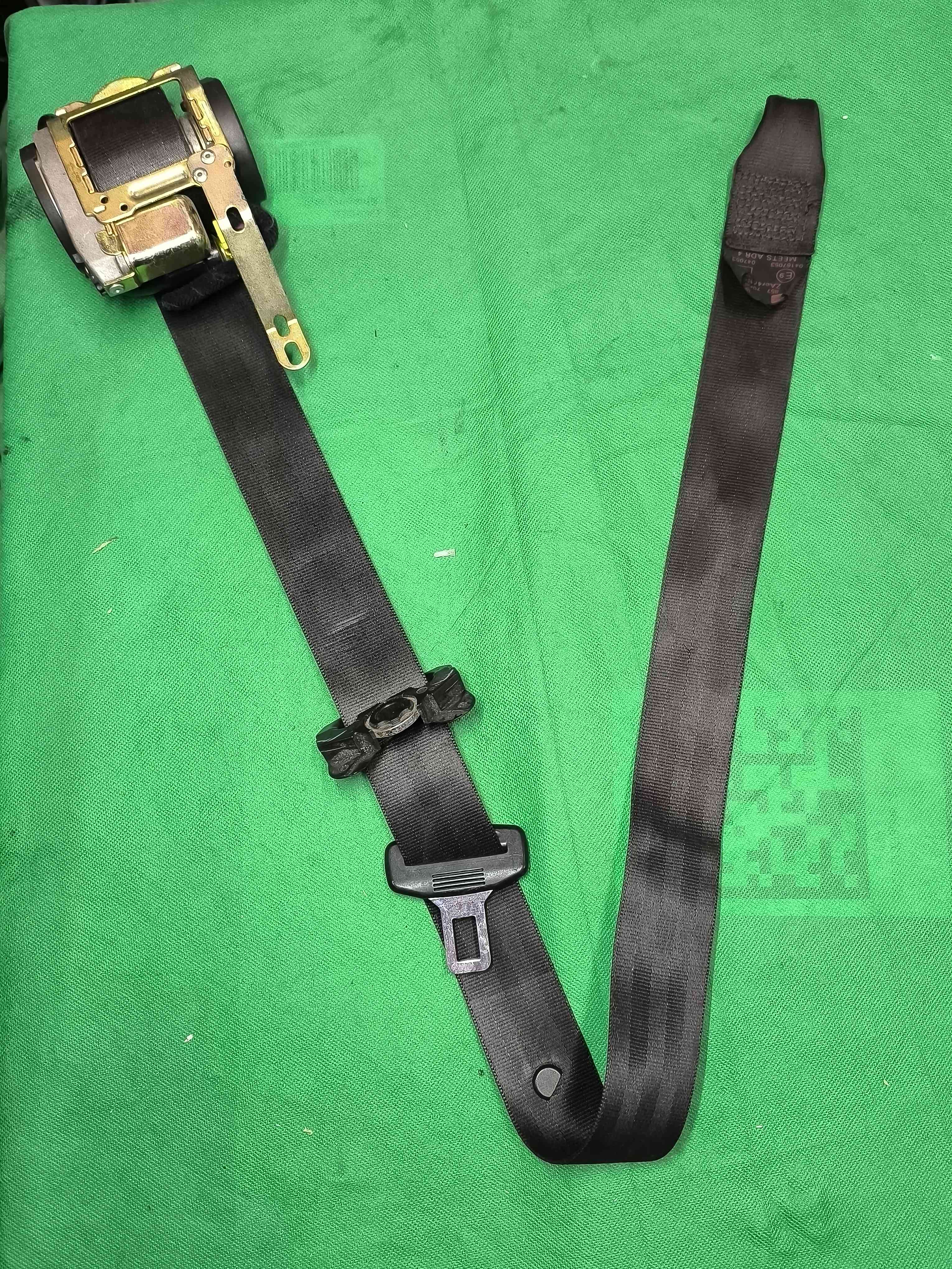 Rechts front seatbelt