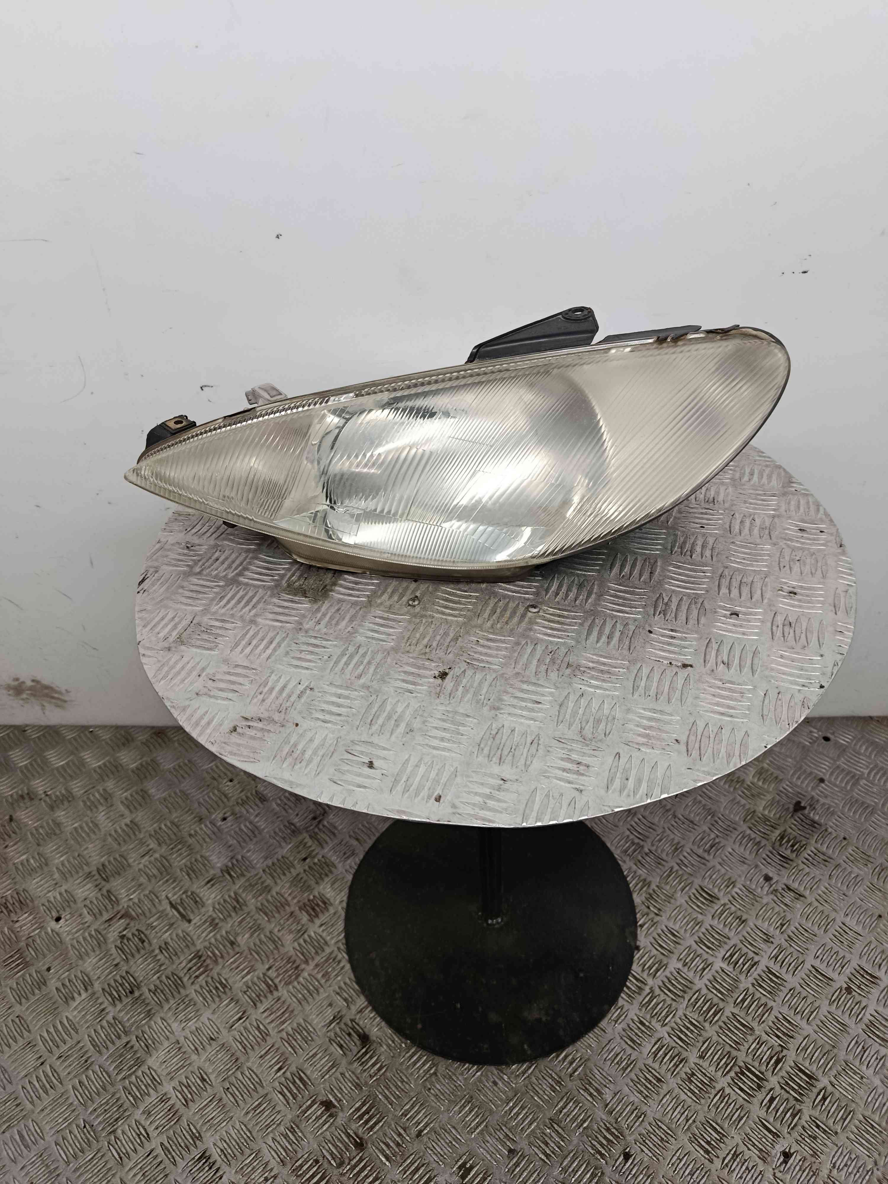 Left Headlight