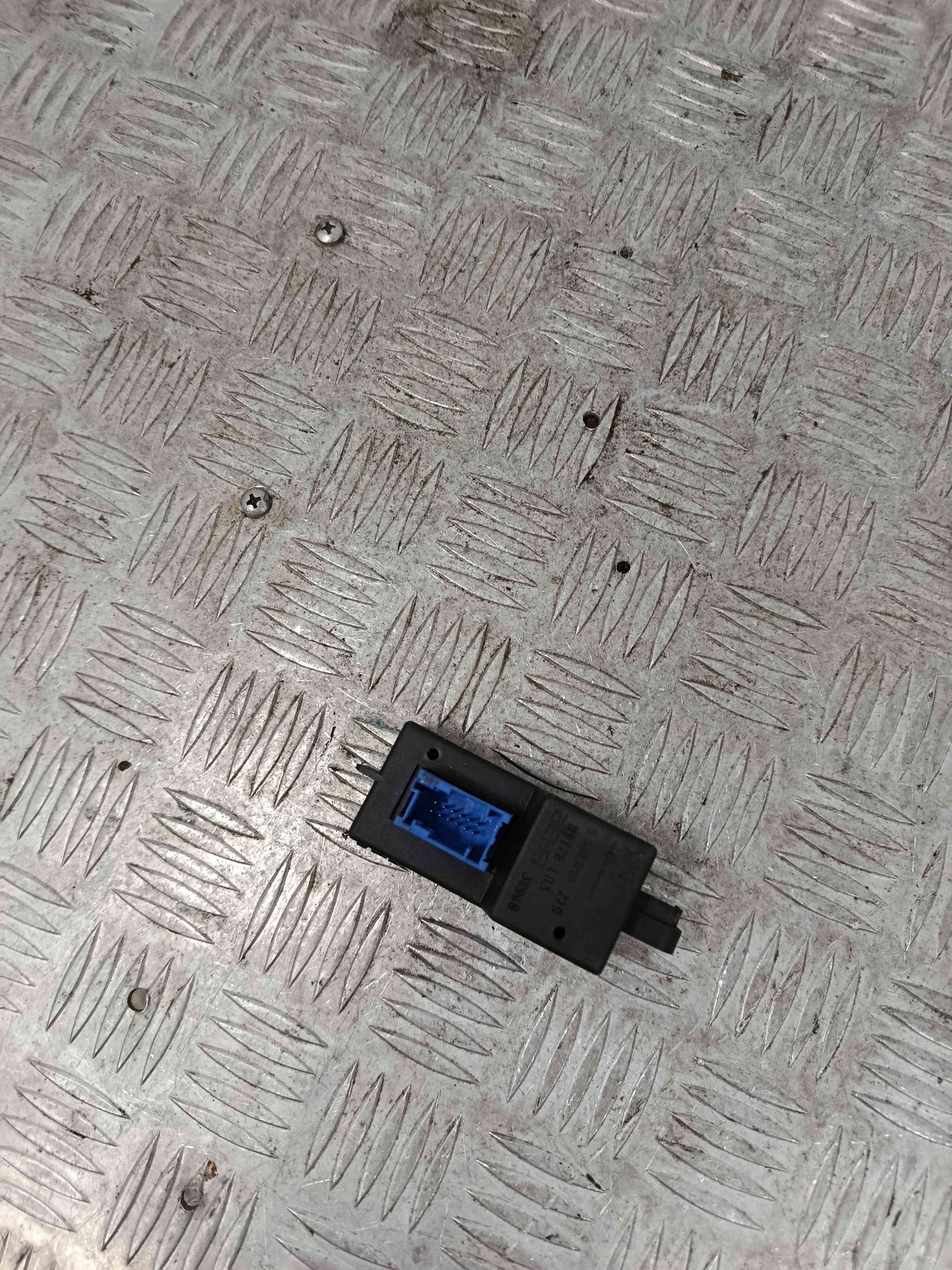 Electromechanical switch
