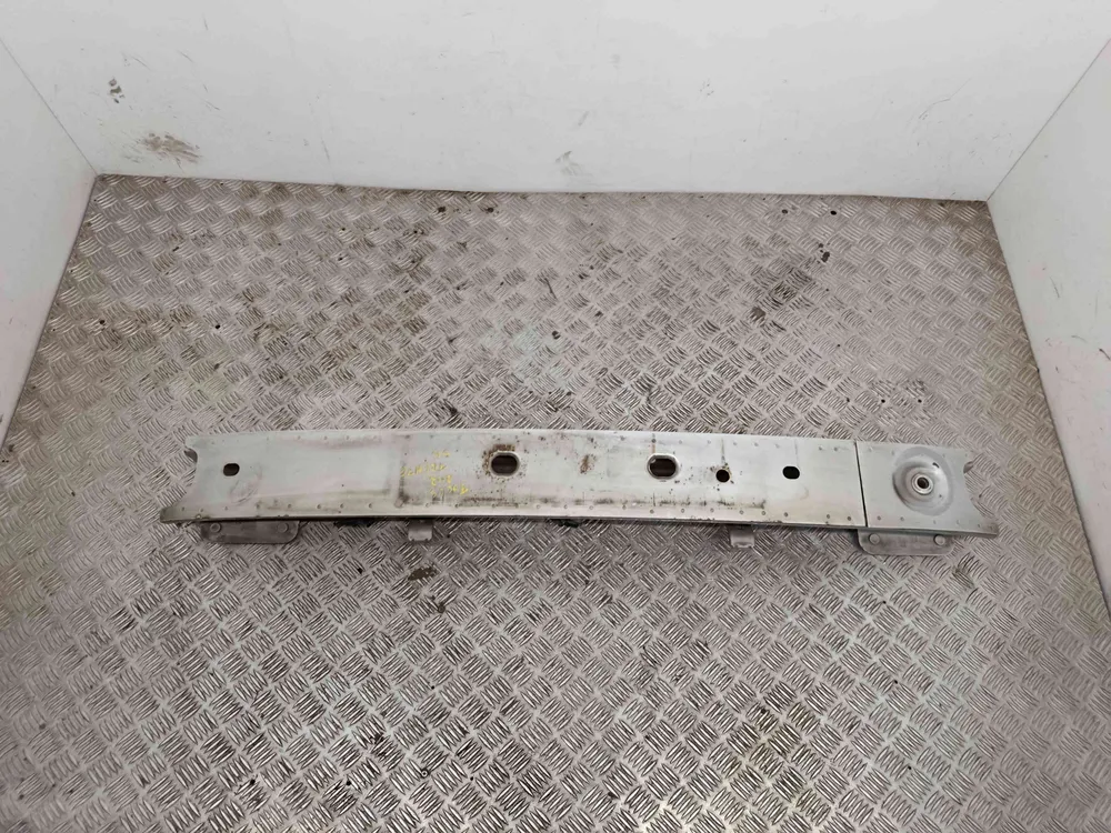 Front Stoßstange reinforcement